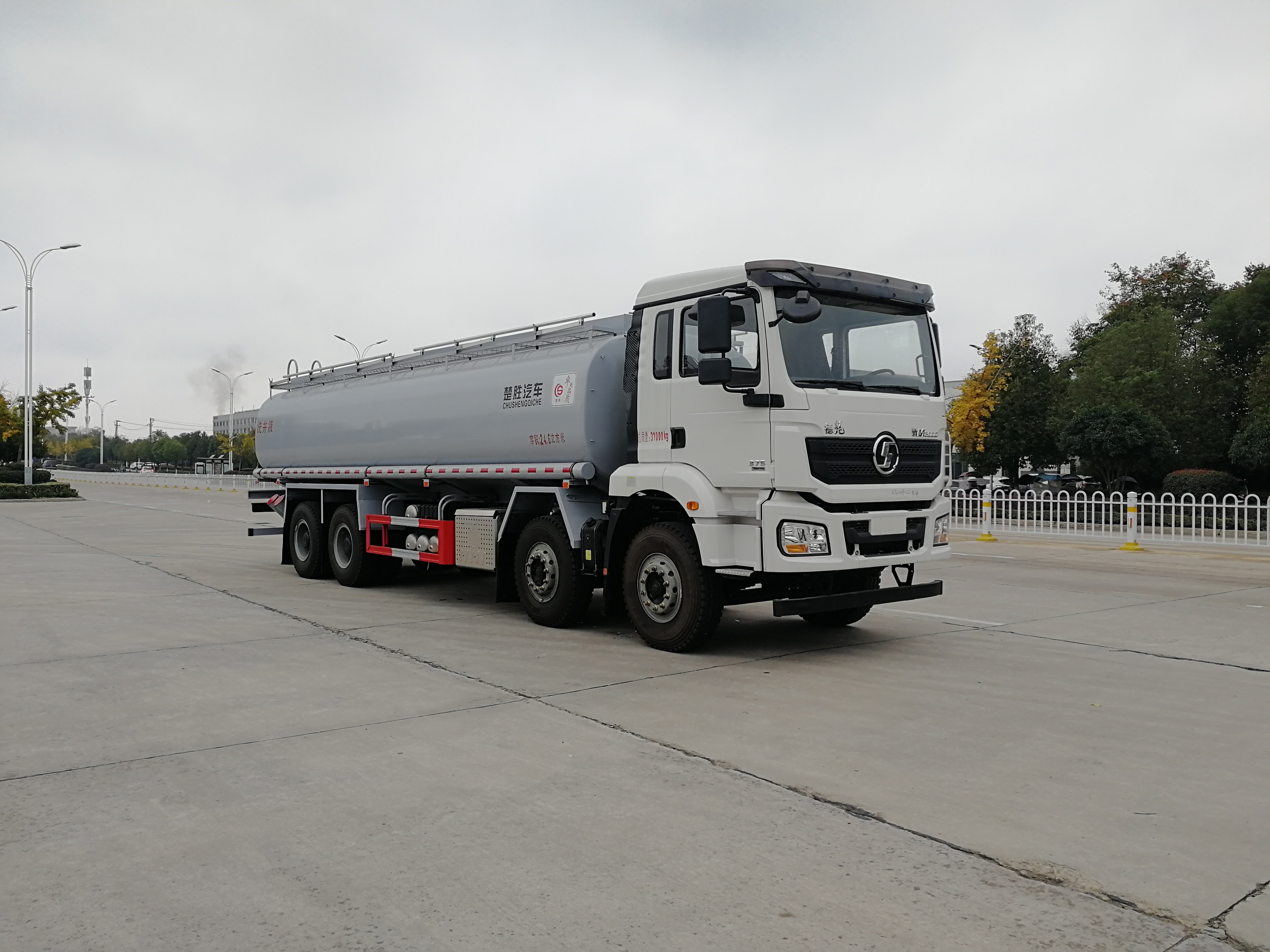 供液車，供液車廠家，專用車廠家，楚勝集團(tuán)