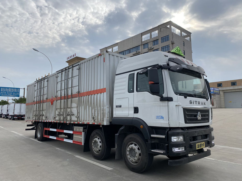 易燃液體廂式運(yùn)輸車，廂式運(yùn)輸車，楚勝汽車集團(tuán)